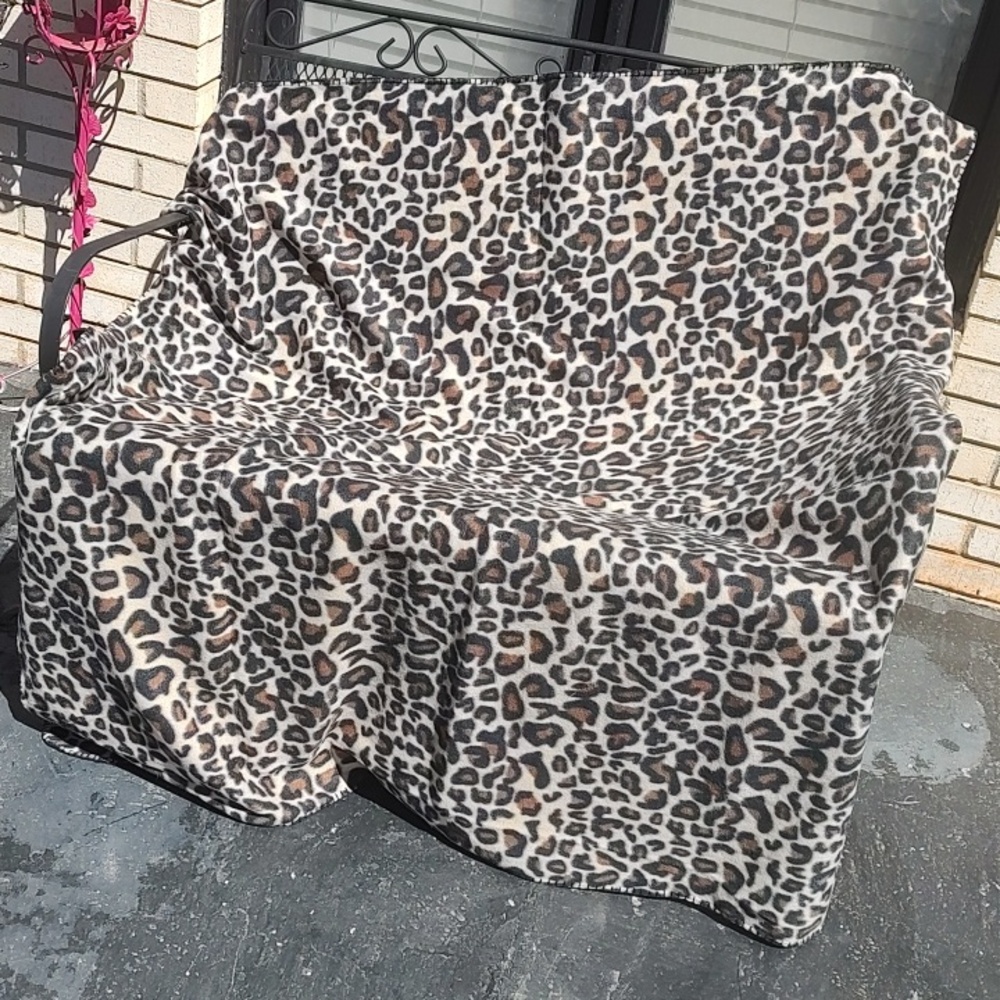 🐆/Throw Blanket - Picture 2 of 4